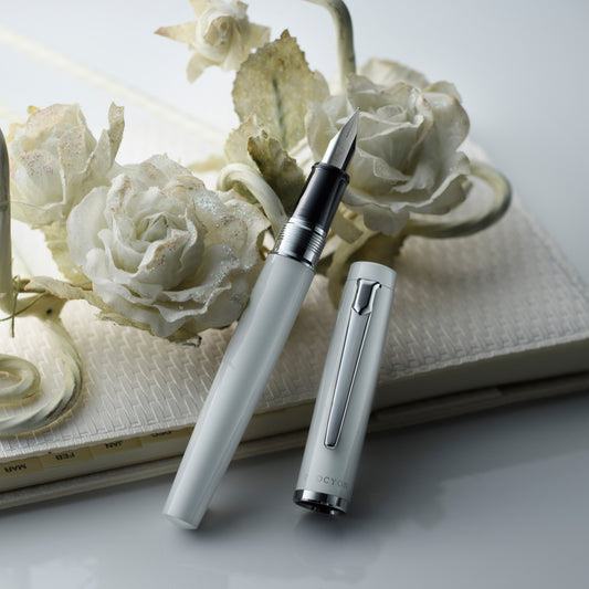 Platinum Procyon Fountain Pen White F