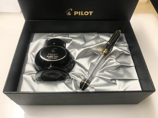 Pilot Custom 823 Fountain Pen Clear Sign Nib, 14K