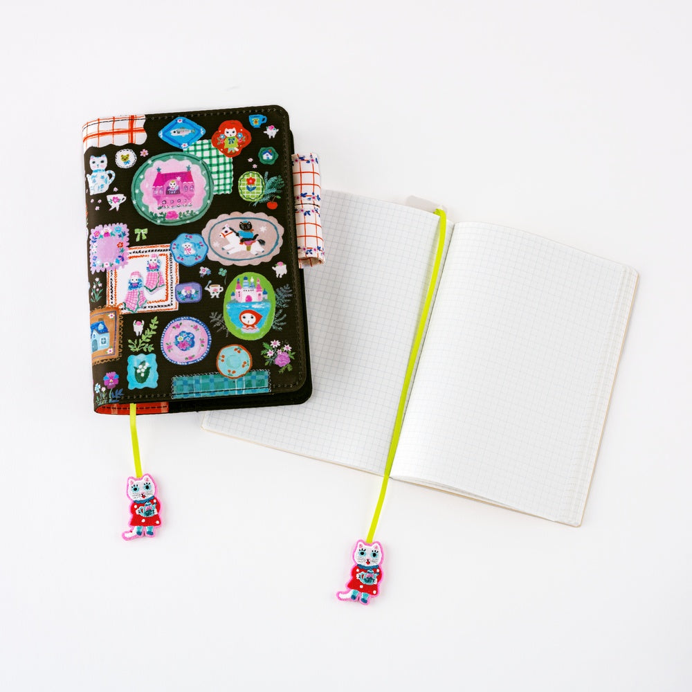Hobonichi Accessories Yumi Kitagishi: Embroidered Bookmark - White Cat