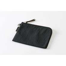 Load image into Gallery viewer, Hobonichi Tragen Flat Pouch A6 Black
