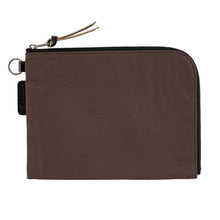 Load image into Gallery viewer, Hobonichi Tragen Flat Pouch A6 Brown
