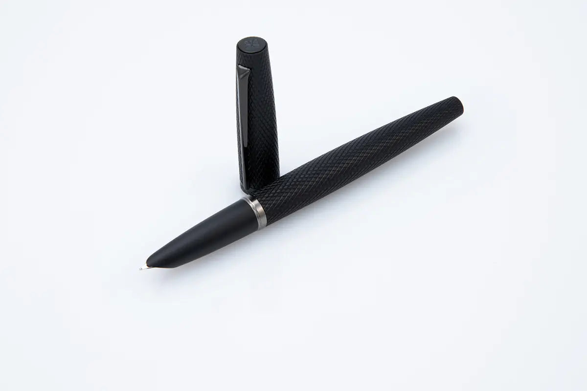 Diplomat Viper Guiloche Fountain Pen F