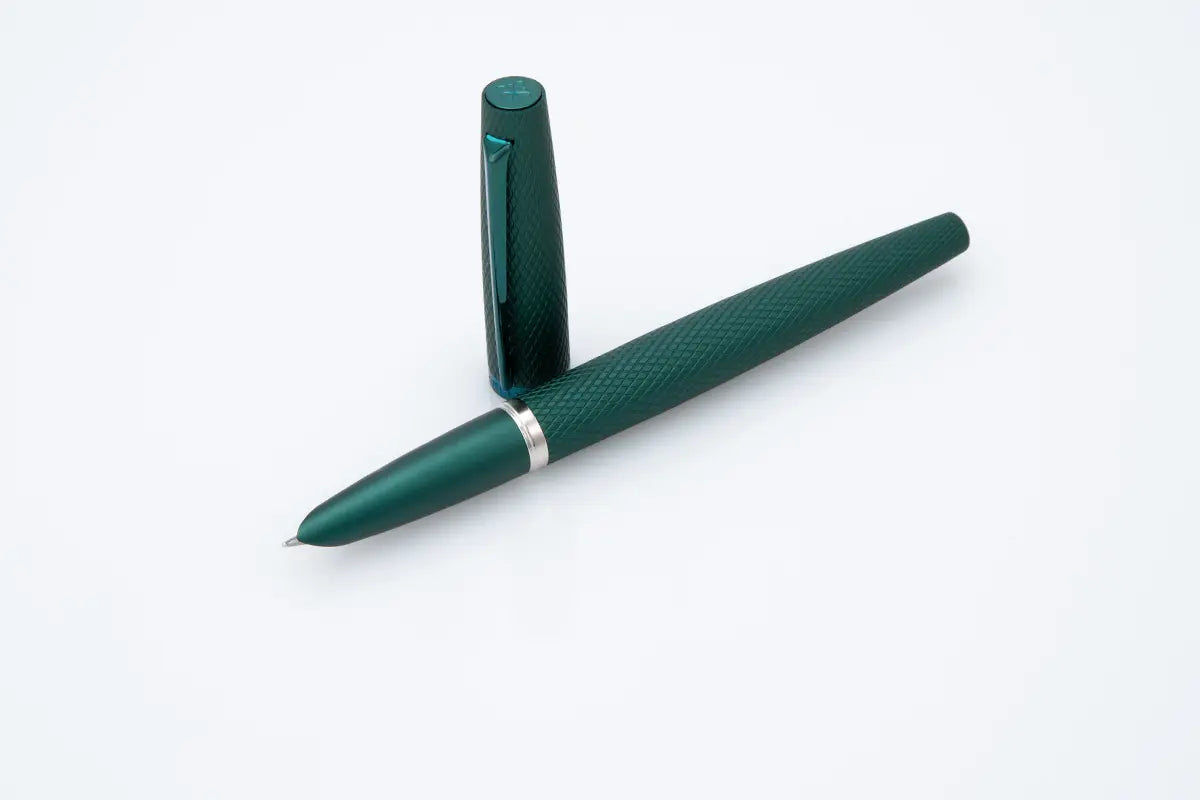 Diplomat Viper Guiloche Fountain Pen F