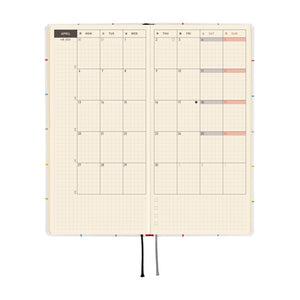 Hobonichi Planner Weeks 2026 ENG 100%ORANGE: Squirrel’s Moving Day